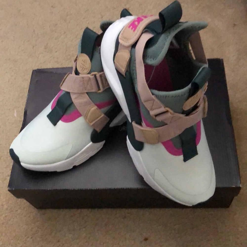 W Nike AIR HUARACHE CITY